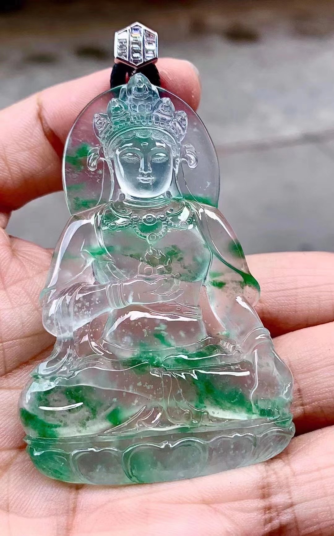 翡翠如何購買？學好這三招，買翡翠不掉坑里!