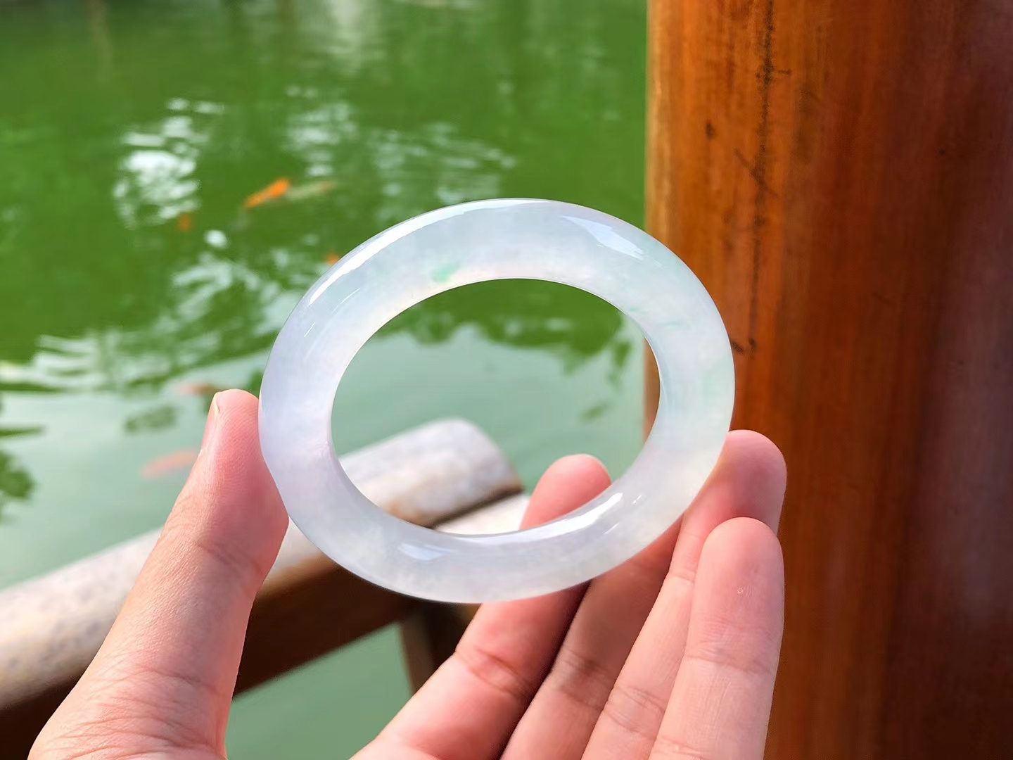 如何保養(yǎng)翡翠手鐲？