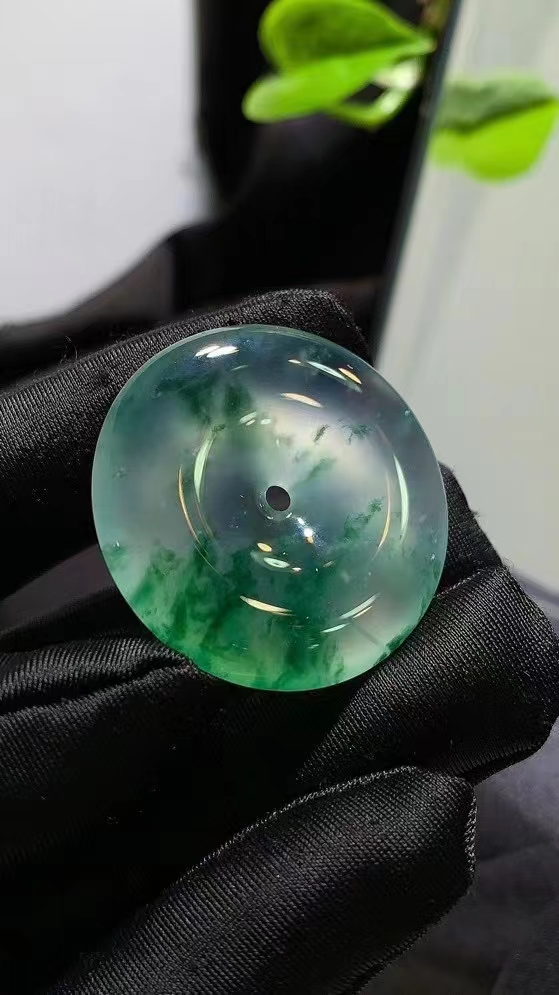 翡翠中帶有平安喜樂的首飾