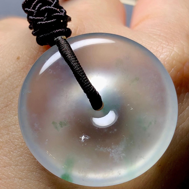精品翡翠平安扣子，高冰種，透。尺寸：29.8-6.6mm，12g，中五價(jià)