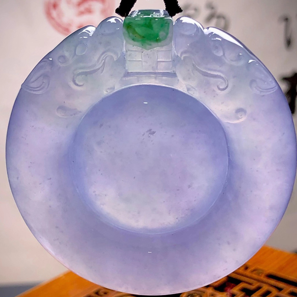 紫羅蘭翡翠掛件，厚莊雙龍護主， 尺寸：52-52.5-13.5mm，70.72g， 小六價