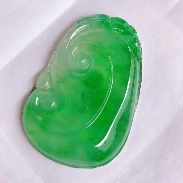 翡翠如意，尺寸47.5*27.6*5.6mm，喜詢