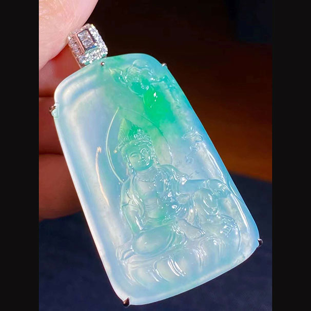 翡翠觀音，冰色佳 幾萬塊
