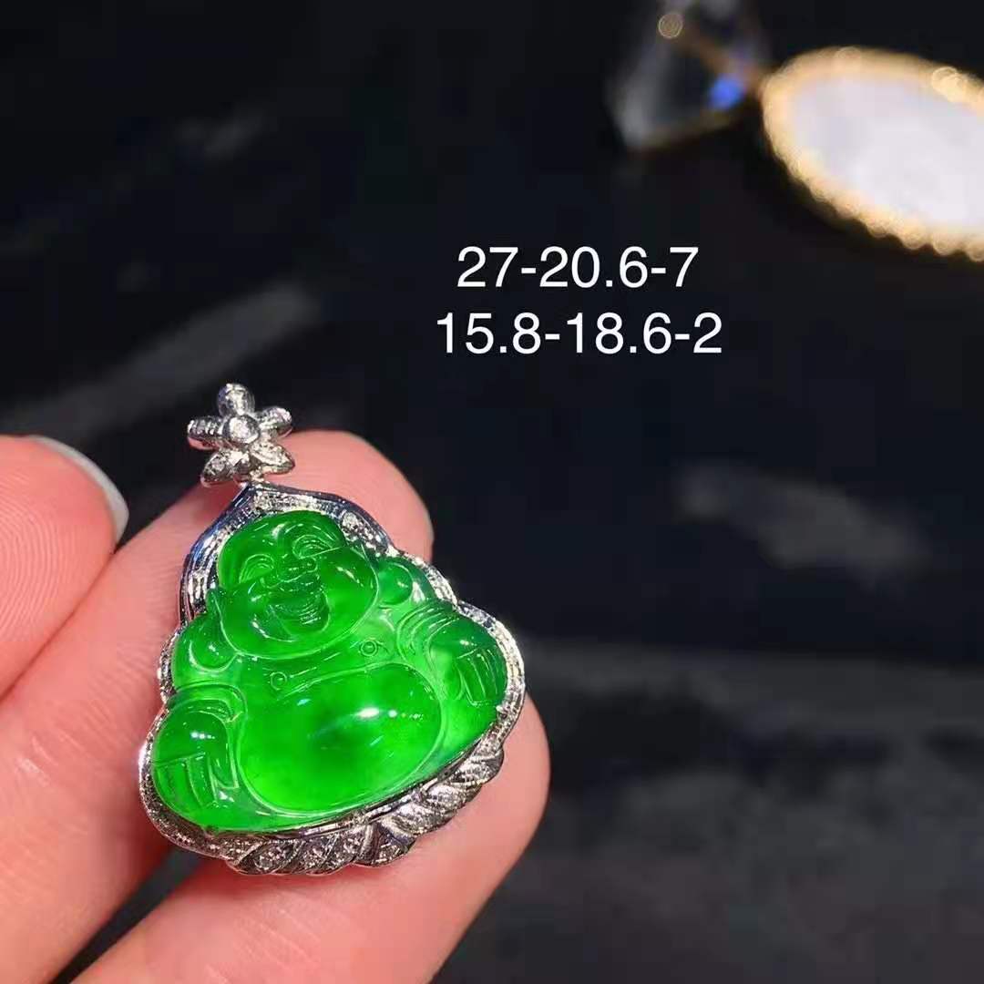 滿綠翡翠佛公吊墜，18k金鑲嵌，整體起光，滿陽(yáng)綠翡翠，自帶佛光的翡翠佛公吊墜，等有緣人~ 14800   特價(jià)不議