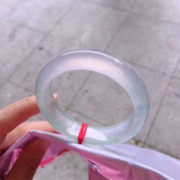 正圈高冰翡翠手鐲 種水一流，完美 尺寸：56-14.5-8.6 喜詢~