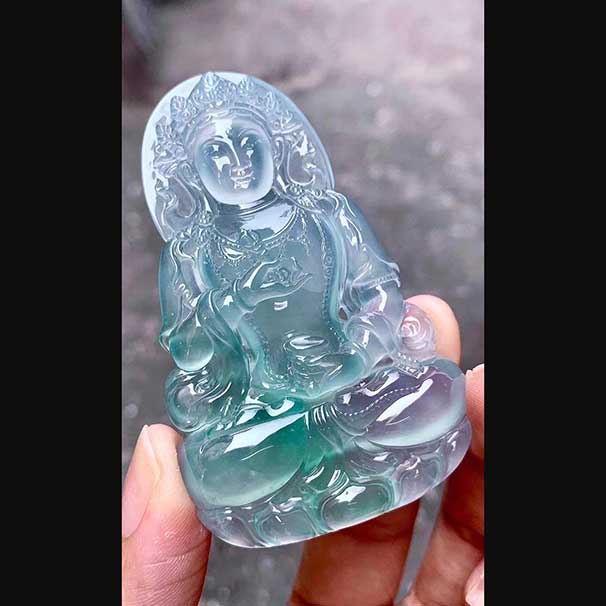 翡翠冰玻大度母 很純，種水好，飄色~ ：小六一開(kāi)   喜詢~