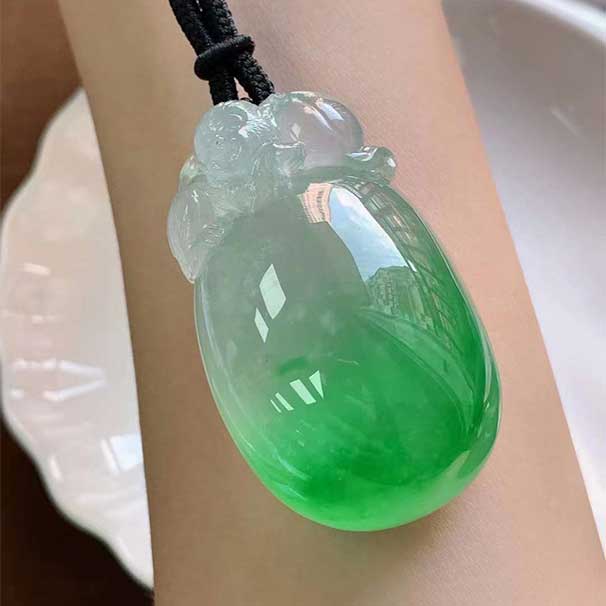可遇不可求得一枚翡翠 七位數(shù)，喜詢~