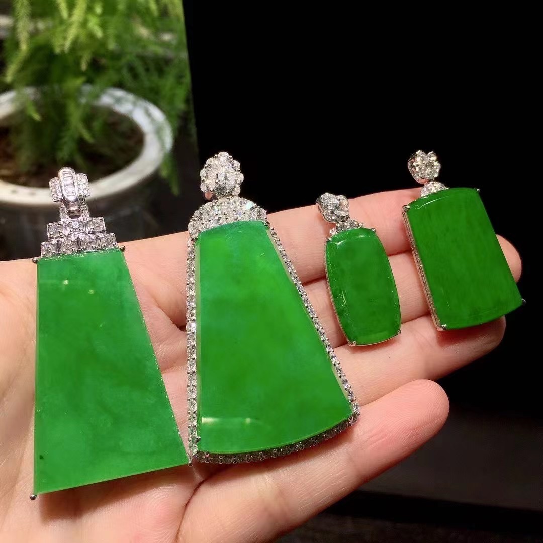 翡翠滿綠平安牌牌~