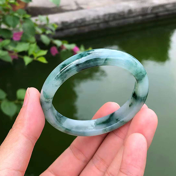 冰糯飄花貴妃鐲