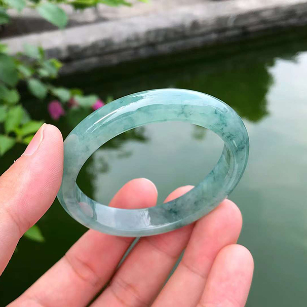 冰種飄花貴妃鐲
