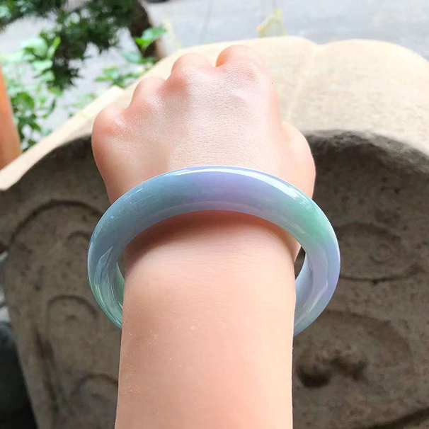 冰糯春彩正圈翡翠手鐲