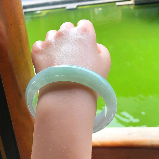 正裝冰種芙蓉綠正圈翡翠手鐲