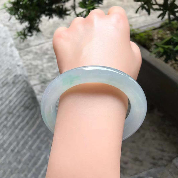 冰種飄綠圓條翡翠手鐲