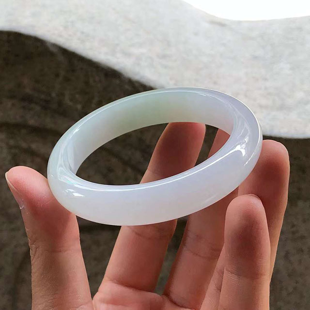 冰糯飄色正圈翡翠手鐲