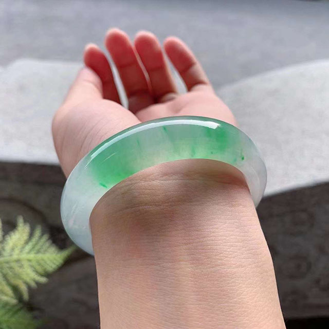 冰綠翡翠正圈