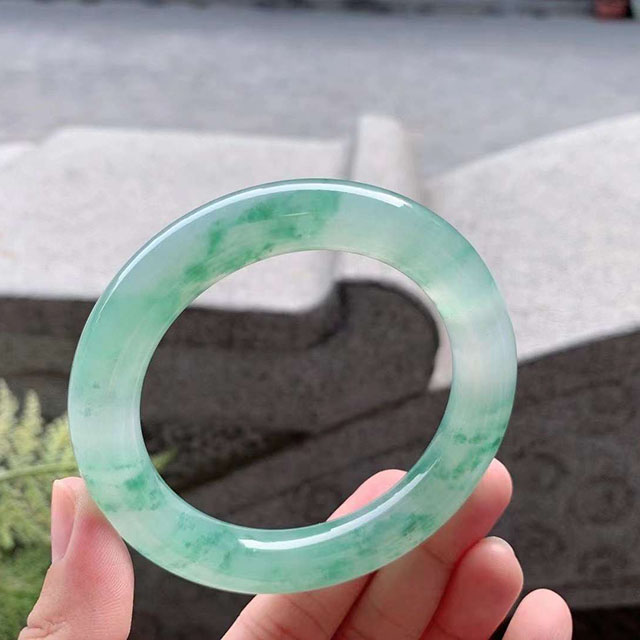 冰種綠花翡翠圓條