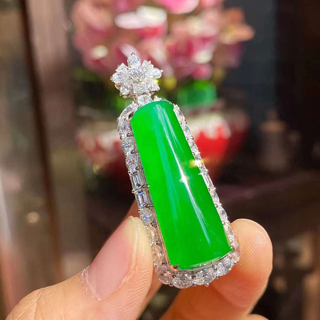 滿色翡翠無(wú)事牌